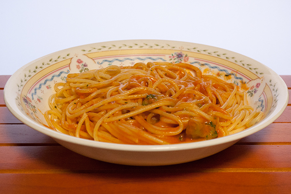 スパゲッティ海老のクリーミートマト完熟トマトのクリーミー仕立て1