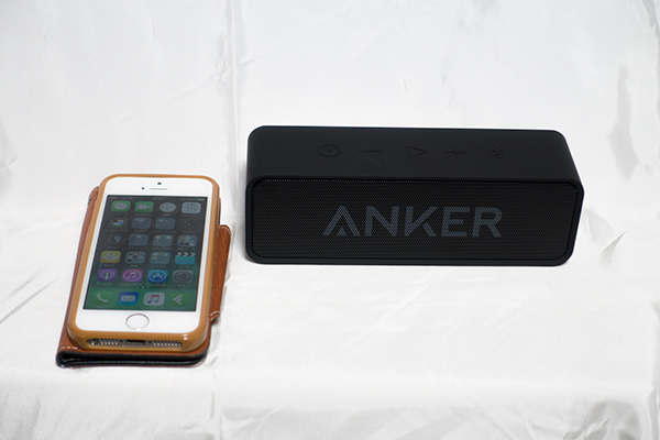 Anker SoundCore iPhone5s サイズ比較