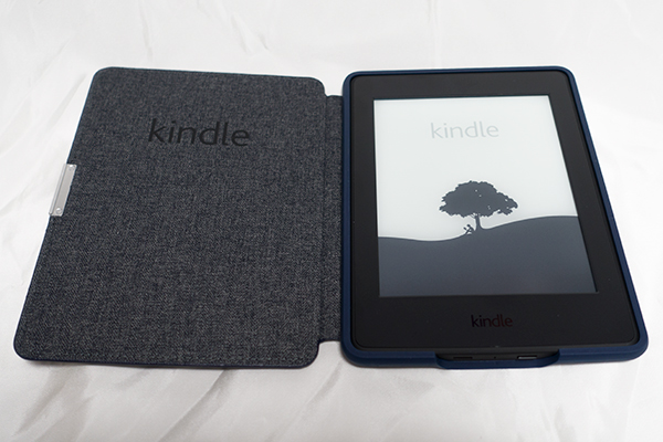 Kindle Paperwhiteマンガモデルと純正レザーカバー
